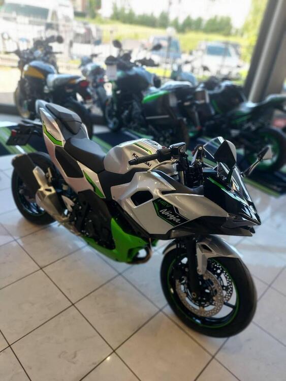 Kawasaki Ninja 7 Hybrid (2024) (4)