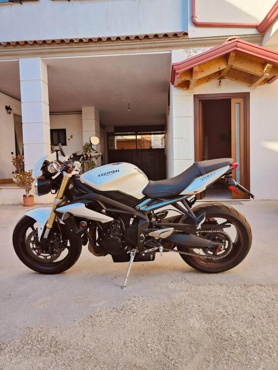 Triumph Street Triple ABS (2013 - 17) (2)