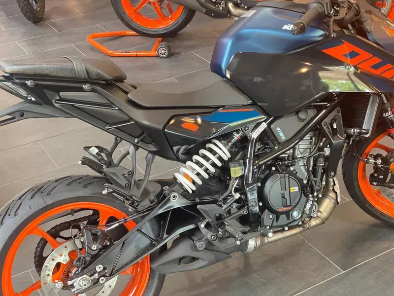 KTM 125 Duke (2024 - 25) (2)