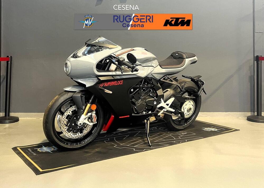 MV Agusta Superveloce 800 (2021 - 24) (2)