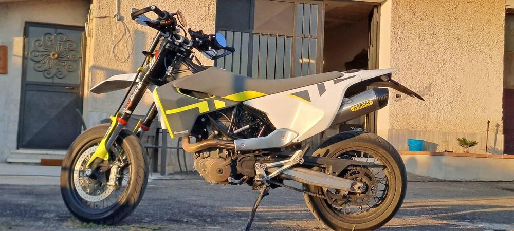 Husqvarna 701 Supermoto (2020)