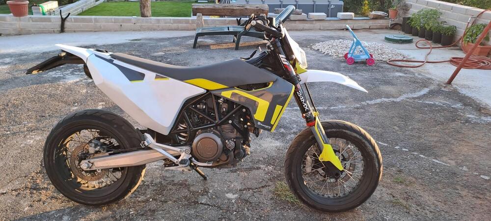 Husqvarna 701 Supermoto (2020) (4)