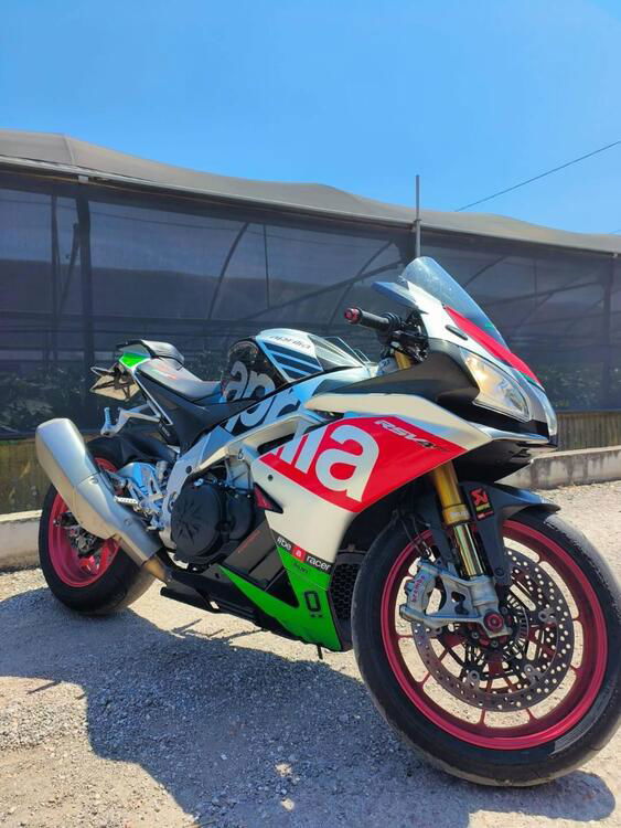 Aprilia RSV4 RF (2017 - 19) (2)