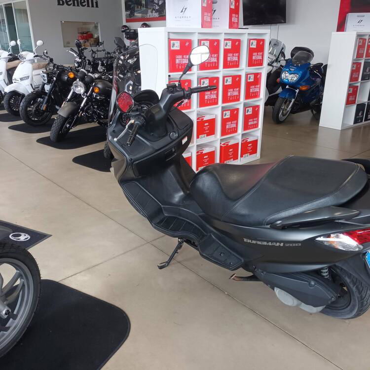 Suzuki Burgman UH 200 ABS (2014 - 16) (3)