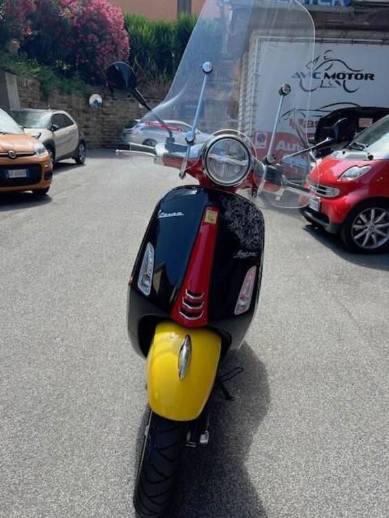 Vespa Primavera 150 Disney Mickey Mouse Edition by Vespa (2023 - 24) (2)