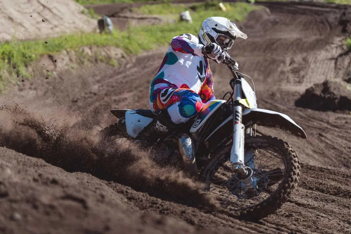 TEST Husqvarna cross 2T MY2025. Che goduria la 300! [GALLERY] (13)