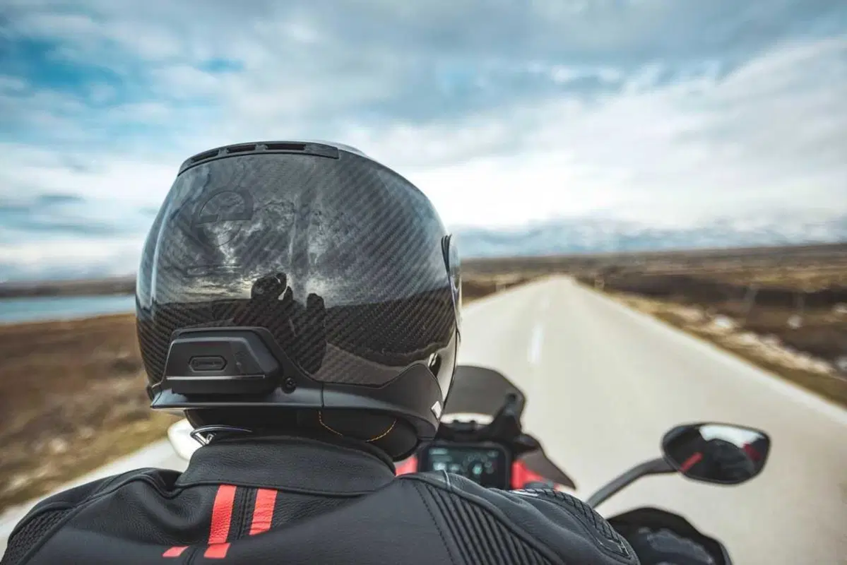 Come può un casco costare 1.500 euro? Vi sveliamo i segreti dello Schuberth C5 Carbon (6)