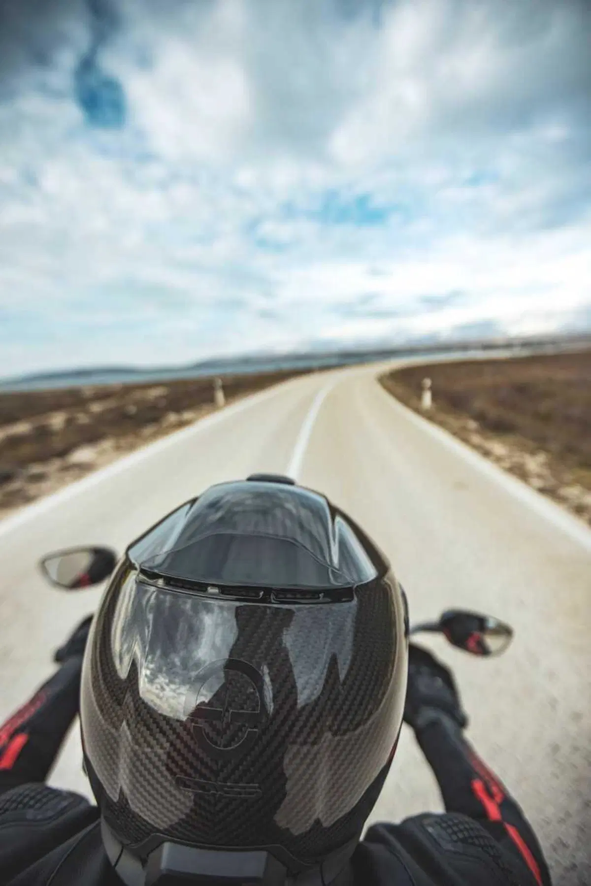 Come può un casco costare 1.500 euro? Vi sveliamo i segreti dello Schuberth C5 Carbon (7)