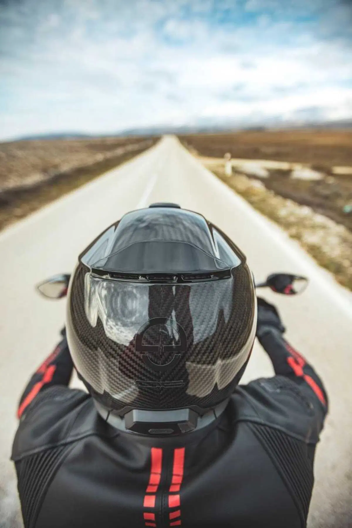 Come può un casco costare 1.500 euro? Vi sveliamo i segreti dello Schuberth C5 Carbon (8)