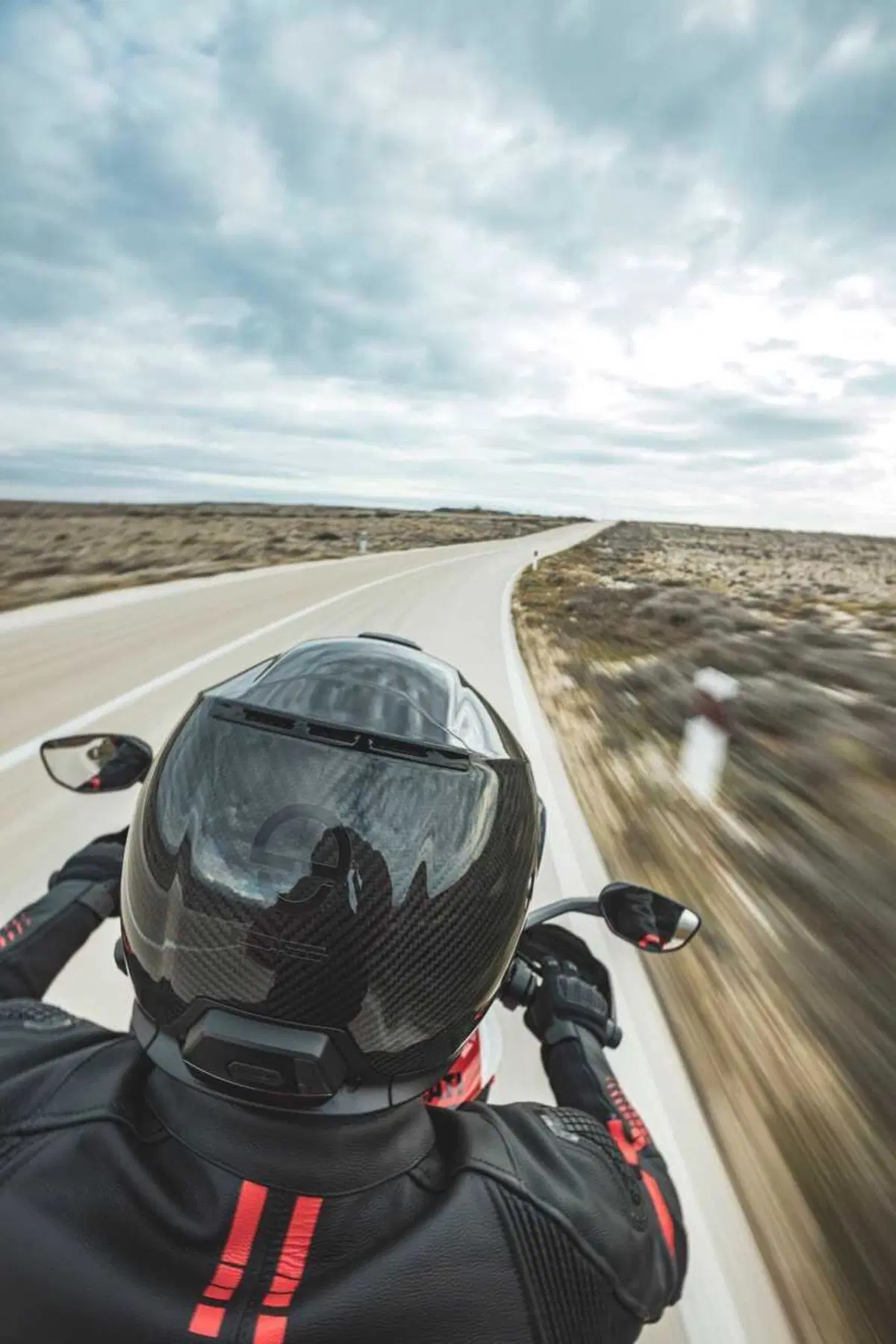 Come può un casco costare 1.500 euro? Vi sveliamo i segreti dello Schuberth C5 Carbon (13)