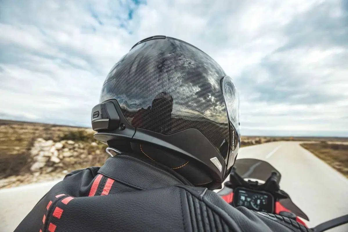 Come può un casco costare 1.500 euro? Vi sveliamo i segreti dello Schuberth C5 Carbon (15)