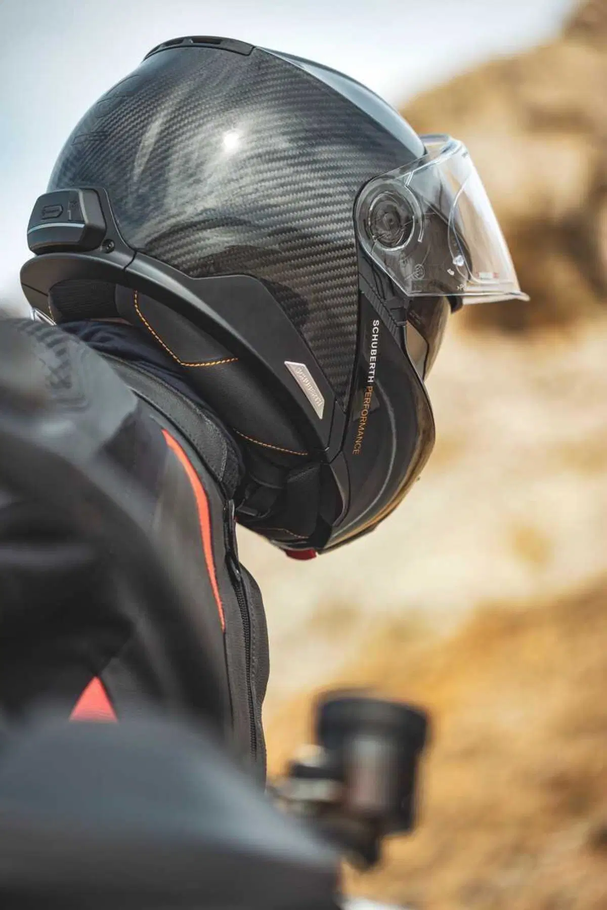 Come può un casco costare 1.500 euro? Vi sveliamo i segreti dello Schuberth C5 Carbon (39)