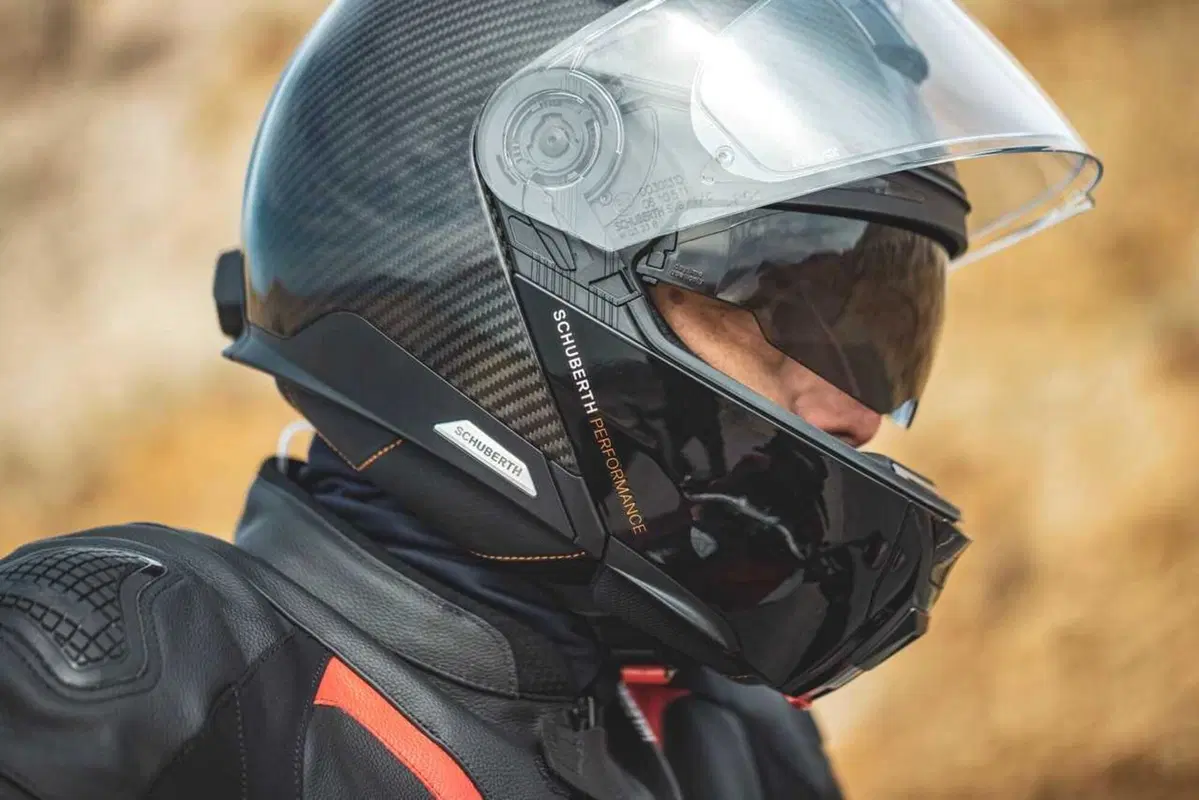 Come può un casco costare 1.500 euro? Vi sveliamo i segreti dello Schuberth C5 Carbon (40)