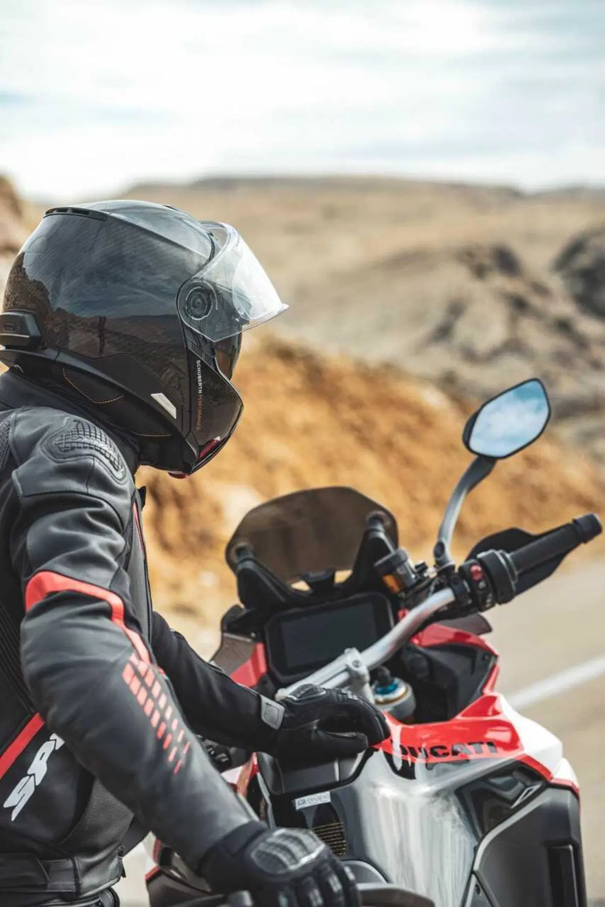 Come può un casco costare 1.500 euro? Vi sveliamo i segreti dello Schuberth C5 Carbon (43)