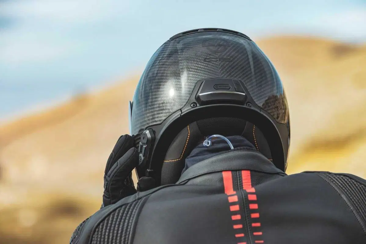 Come può un casco costare 1.500 euro? Vi sveliamo i segreti dello Schuberth C5 Carbon (45)