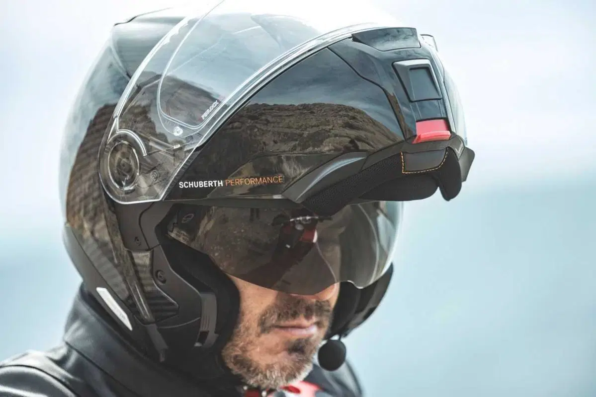 Come può un casco costare 1.500 euro? Vi sveliamo i segreti dello Schuberth C5 Carbon (52)