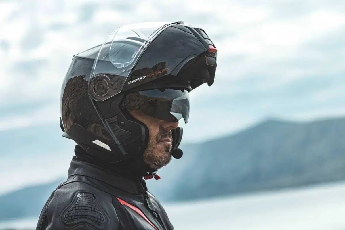 Come può un casco costare 1.500 euro? Vi sveliamo i segreti dello Schuberth C5 Carbon (55)