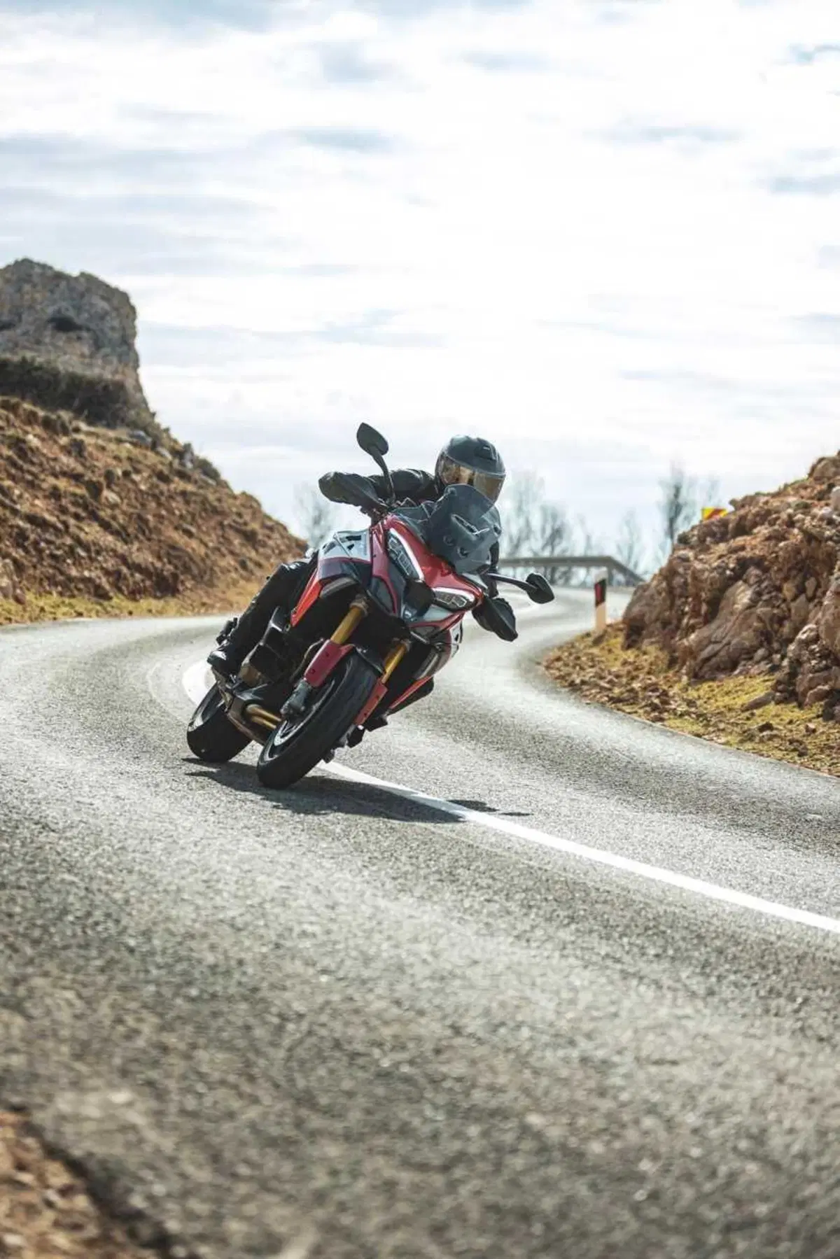 Come può un casco costare 1.500 euro? Vi sveliamo i segreti dello Schuberth C5 Carbon (71)