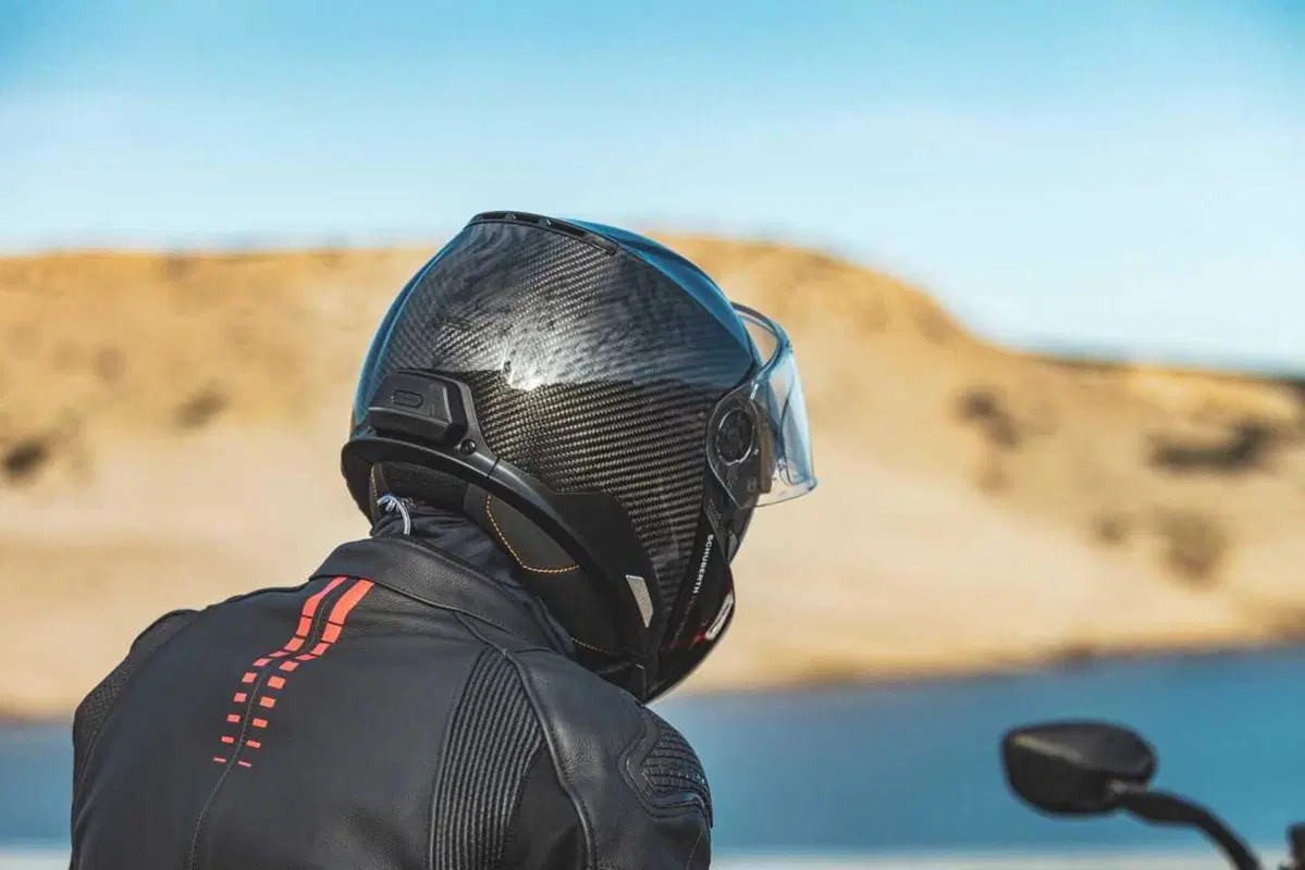 Come può un casco costare 1.500 euro? Vi sveliamo i segreti dello Schuberth C5 Carbon (84)