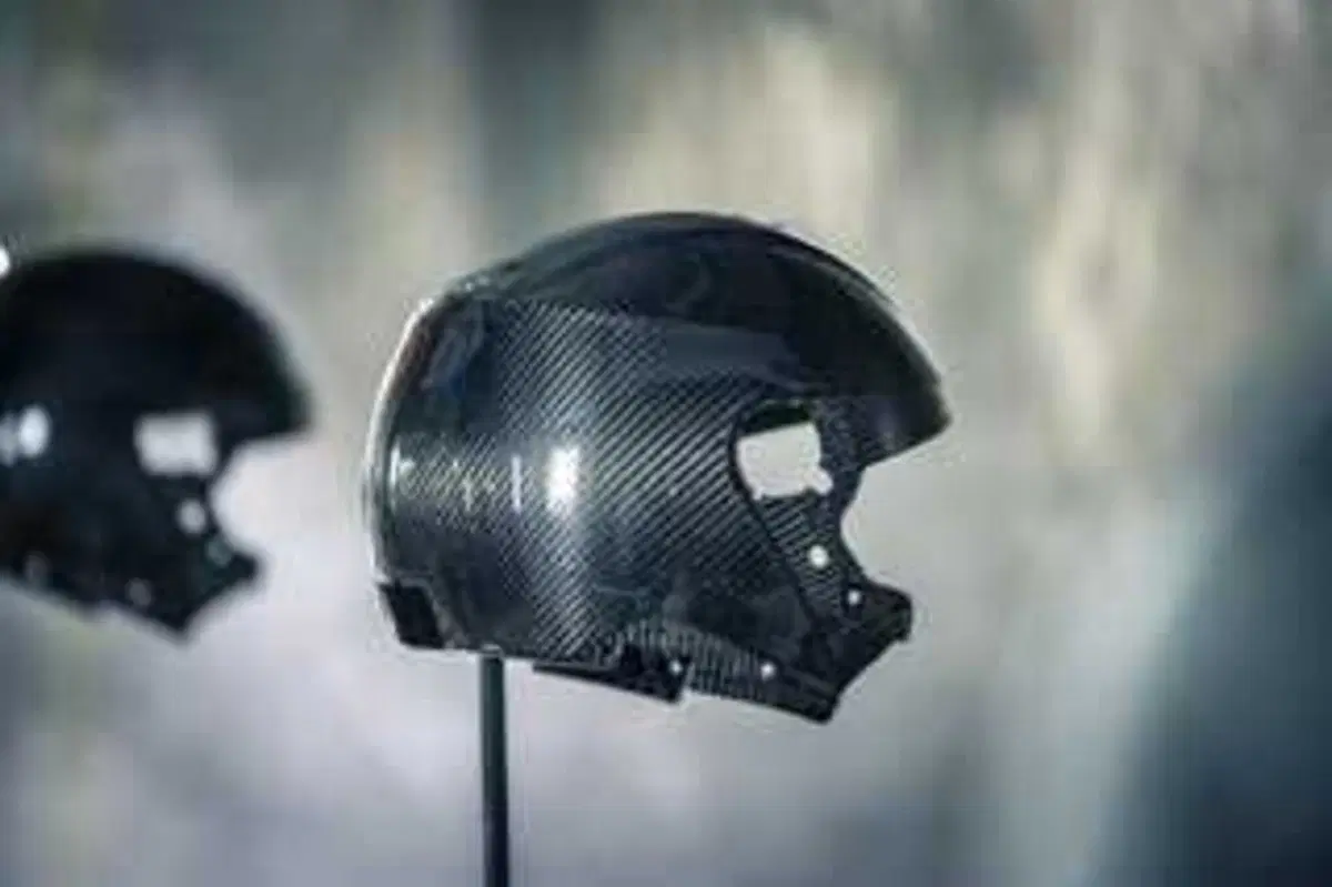 Come può un casco costare 1.500 euro? Vi sveliamo i segreti dello Schuberth C5 Carbon (15)