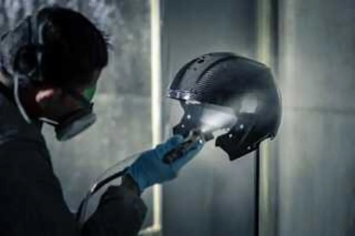Come può un casco costare 1.500 euro? Vi sveliamo i segreti dello Schuberth C5 Carbon (17)