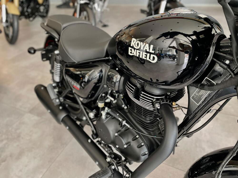 Royal Enfield Meteor 350 Fireball (2021 - 24) (3)