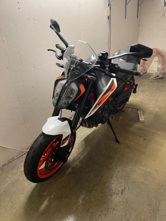 KTM 890 Duke R (2021)