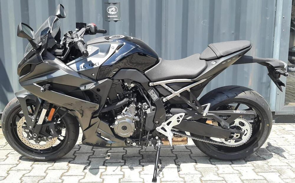 Suzuki GSX-8R (2024) (2)