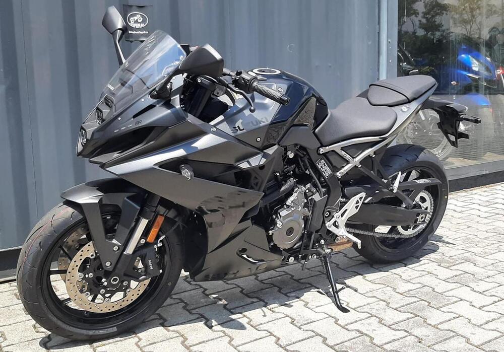 Suzuki GSX-8R (2024) (3)