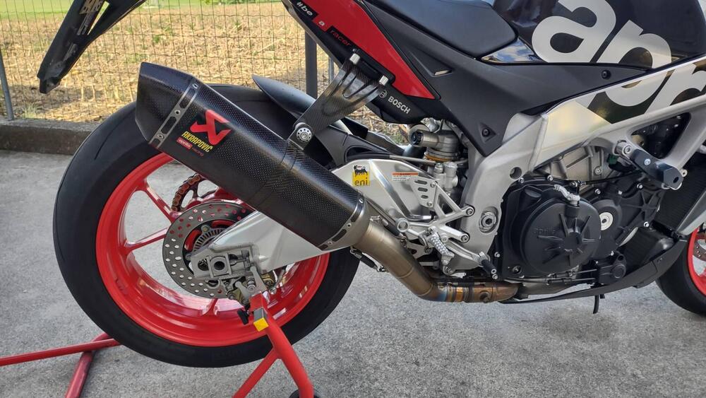 Aprilia Tuono 1100 V4 Factory (2015 - 17) (3)