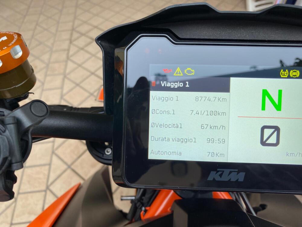 KTM 1290 Super Duke R (2021) (4)