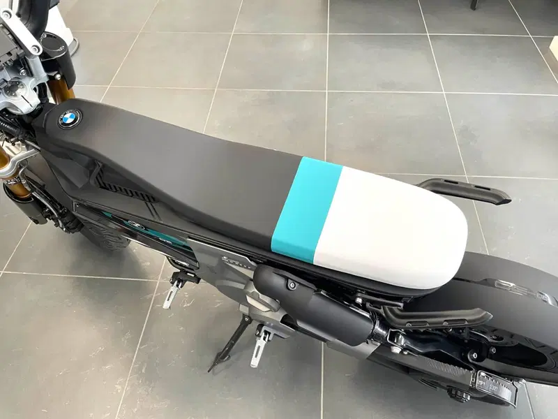 Bmw CE 02 (2024 - 26) (9)