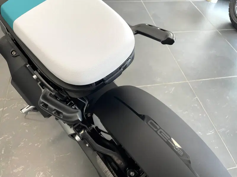 Bmw CE 02 (2024 - 26) (12)
