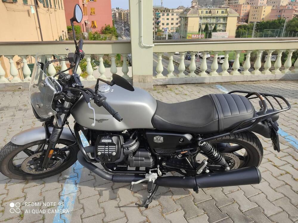 Moto Guzzi V7 Stone (2021 - 24) (3)