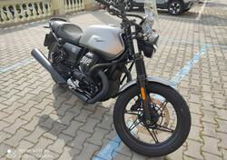 Moto Guzzi V7 Stone (2021 - 24) usata