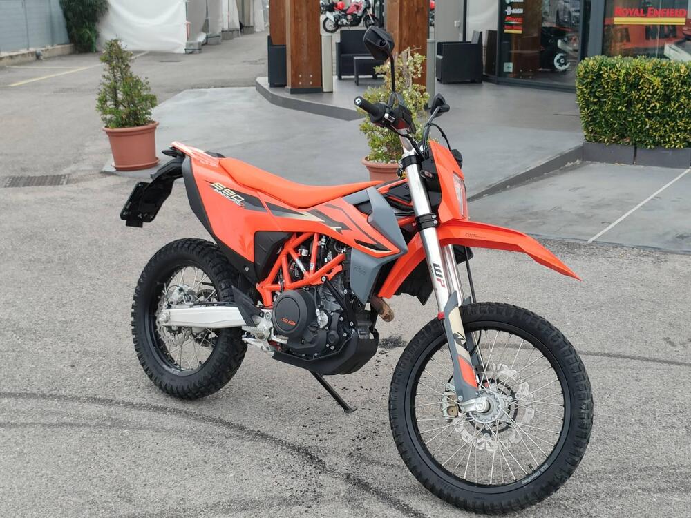 KTM 690 Enduro R (2022 - 24) (2)