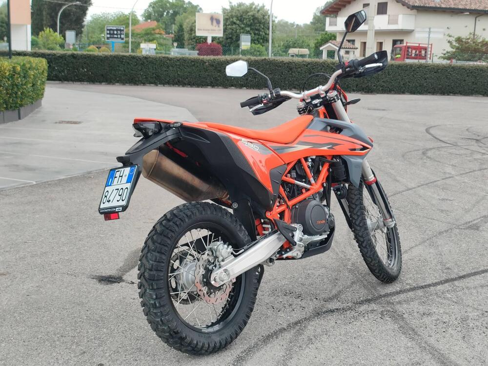 KTM 690 Enduro R (2022 - 25) (5)