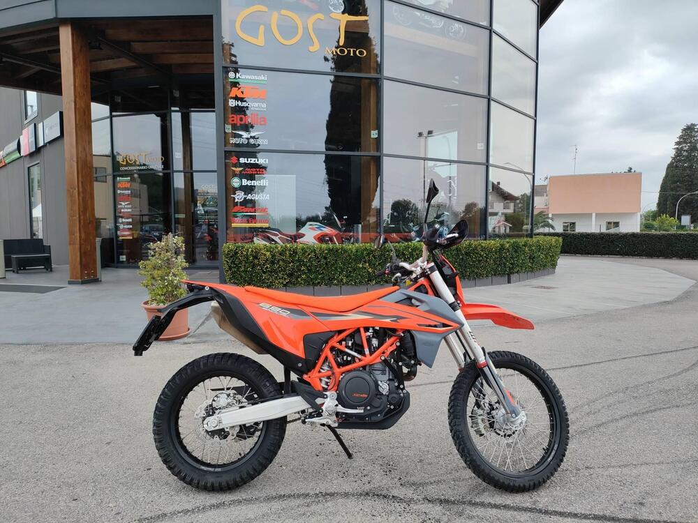 KTM 690 Enduro R (2022 - 25)