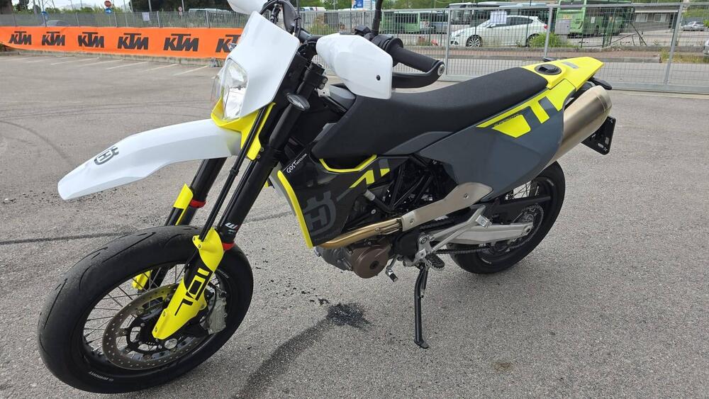 Husqvarna 701 Supermoto (2023 - 24) (3)