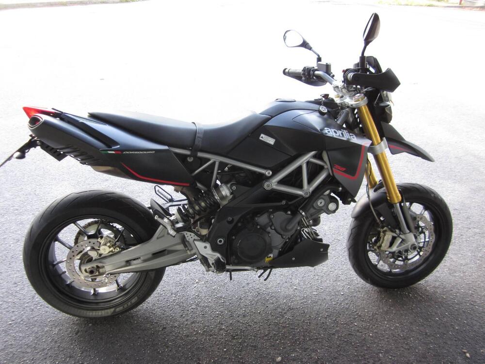 Aprilia Dorsoduro 750 (2009 - 14)