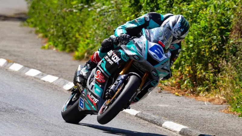 Tourist Trophy 2024: ieri prove cancellate, oggi l'attacco di Davey Todd! 