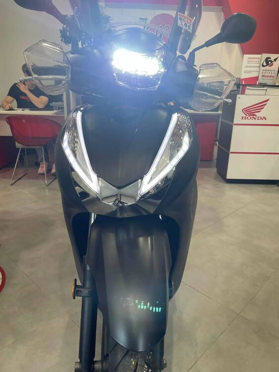 Honda SH 300 i ABS (2016 - 20) (4)