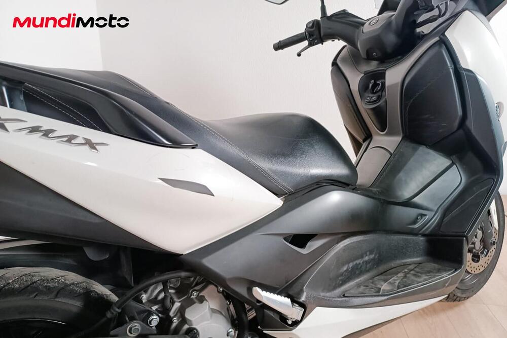 Yamaha X-Max 300 Tech Max (2020) (4)