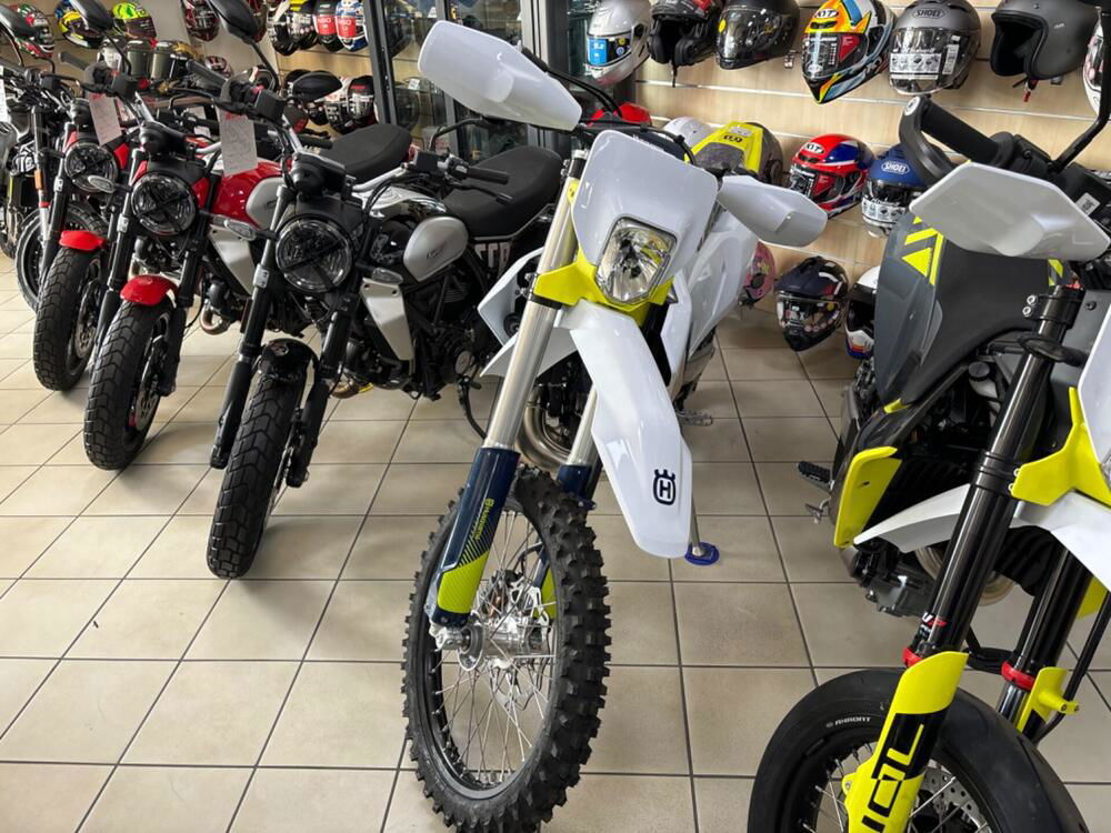 Husqvarna TE 250 (2024) (4)