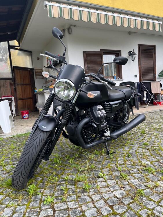 Moto Guzzi V7 III Stone (2017 - 20)