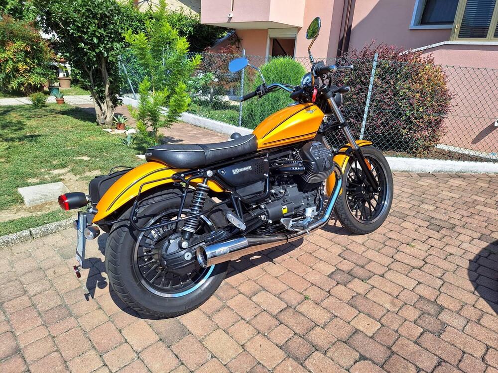 Moto Guzzi V9 Roamer (2016 - 18) (3)