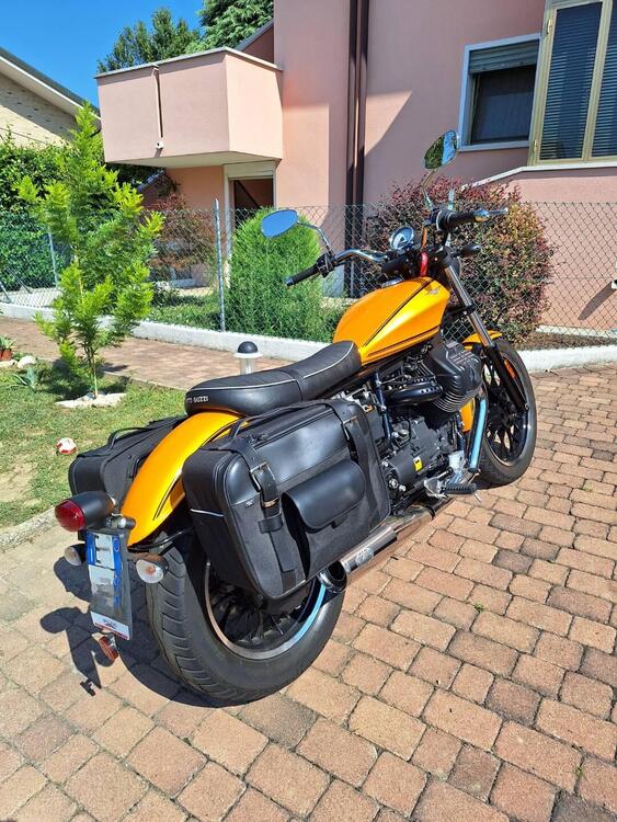 Moto Guzzi V9 Roamer (2016 - 18) (4)