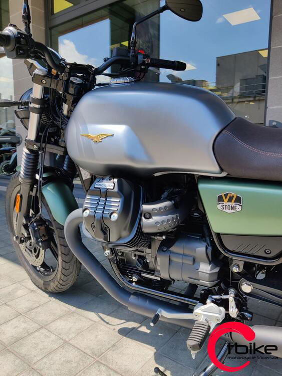 Moto Guzzi V7 Stone Centenario (2021 - 22) (5)