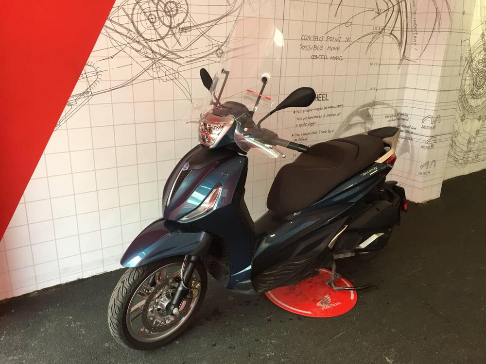 Piaggio Beverly 300 ABS-ASR (2021 - 24) (4)