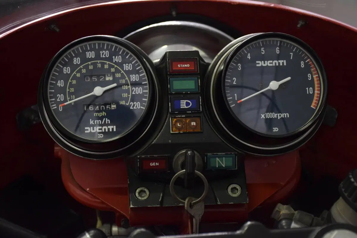 Ducati MHR 900 (17)